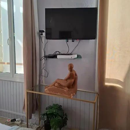 Studio En Toute Simplicite Plein Centre Apartamento Libourne